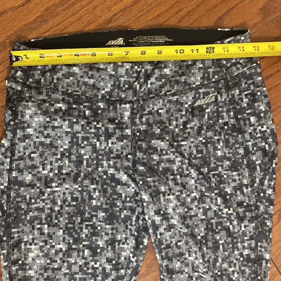 Avia capris length blk gray yoga pants - Size medium - Picture 10 of 14